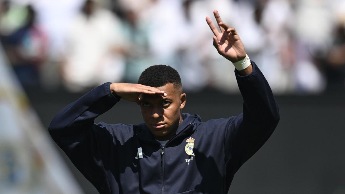 Supercoppa di Spagna, sorpresa Real Madrid: Mbappé in panchina contro il Barcellona 