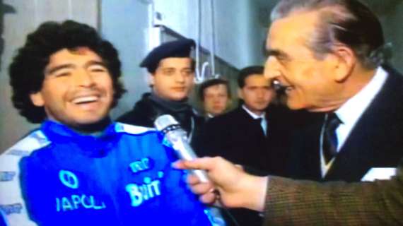 "Napule tre cose tene ‘e bell: Maradona, Nino D’Angelo e ‘e sfugliatell”: il ricordo del cantante