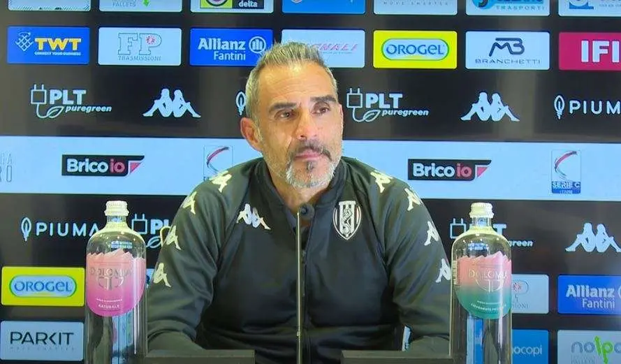 Serie C, Giudice Sportivo: espulso mister Toscano del Cesena. Tre turni a Riccardi del Monopoli