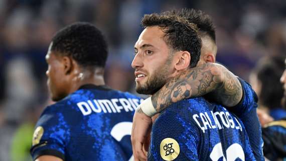 Inter, Calhanoglu proiettato verso la prossima stagione: posta San Siro e scrive "Home"