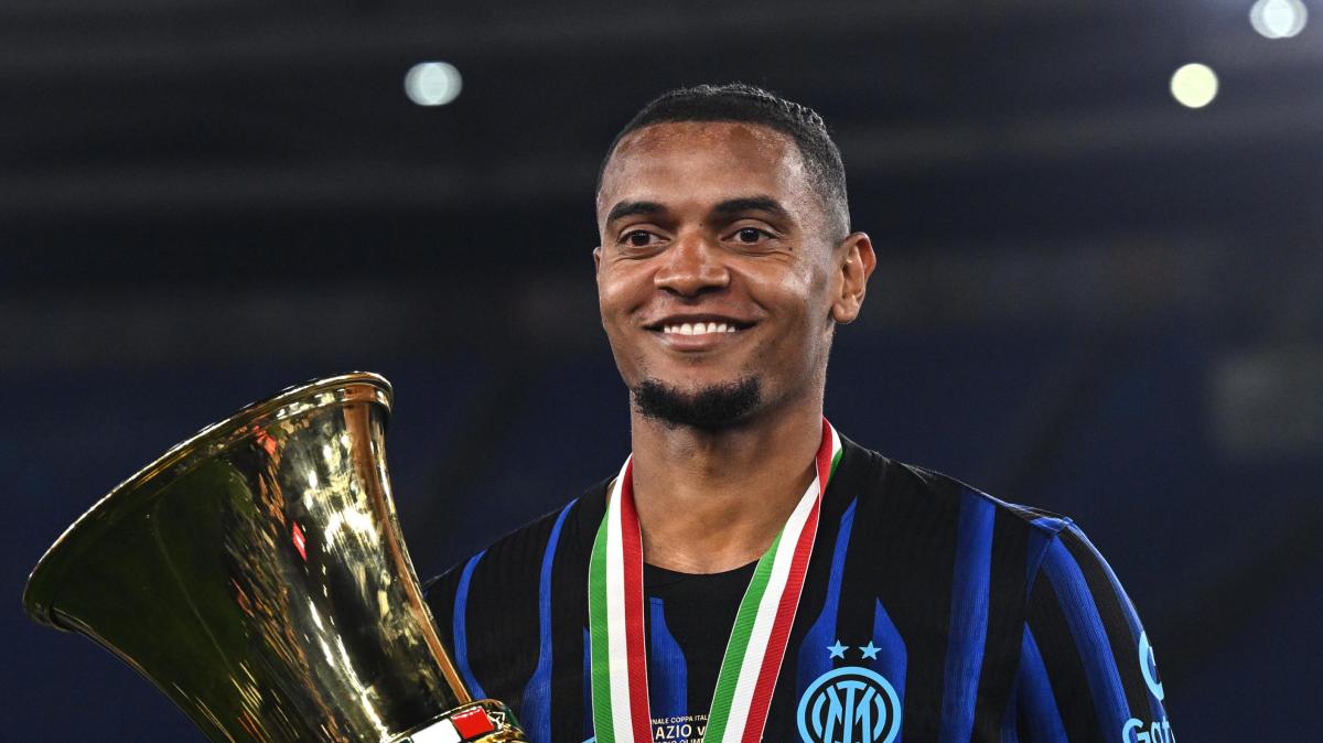 Akanji accoglie Stones all'Inter: "Benvenuto nella famiglia, fratello"