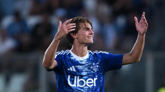 Como, Paz: “Sul gol non ero sorpreso, mi alleno sempre sui piazzati. Qui come a casa"