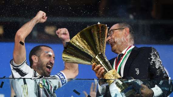 La Juventus si congeda dal tecnico del nono Scudetto di fila: "Grazie di tutto, Mister Sarri"
