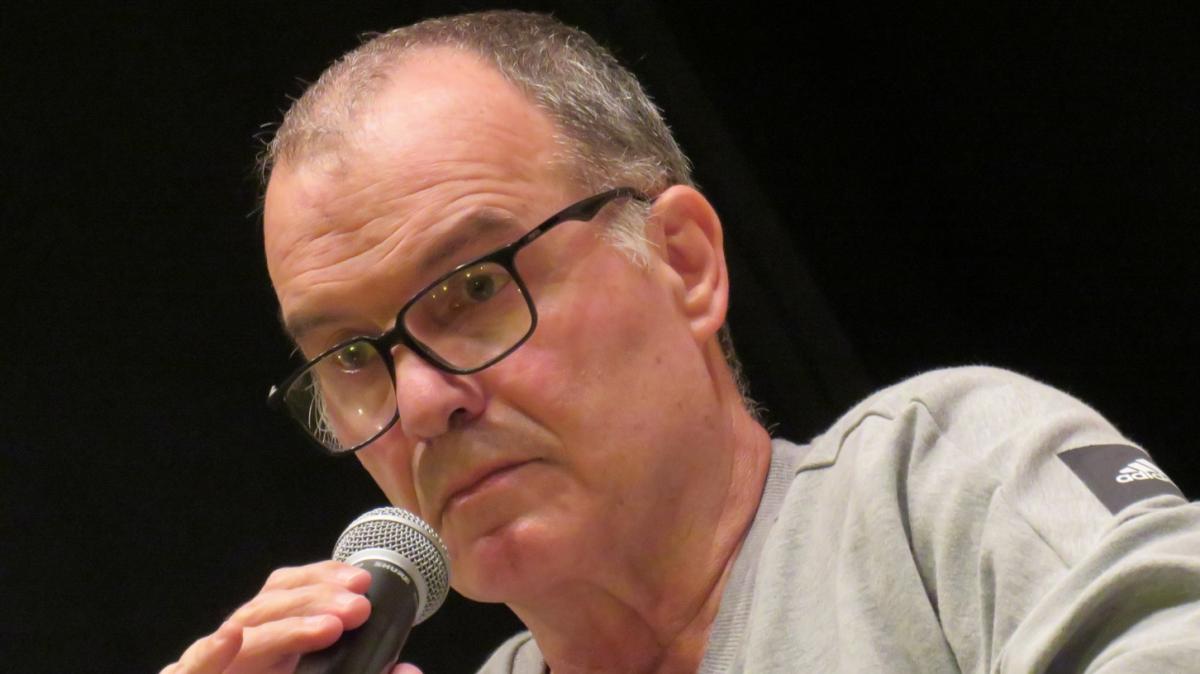 Bielsa lancia l'allarme: "Il calcio non è più per i poveri". In crisi la 'sua' Argentina