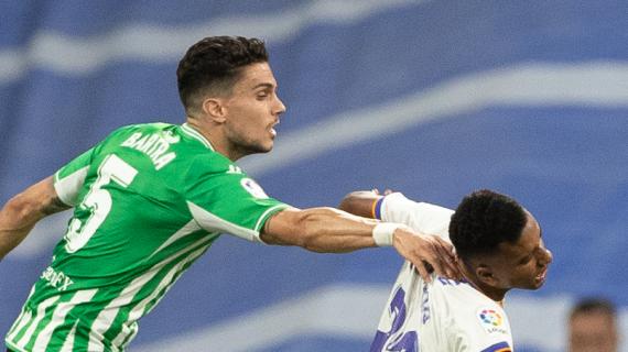 Infortunio Isco, Bartra contro l'arbitro: "Se si fermano prima, queste cose non succedono"