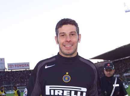 19 ottobre 2002, il "non gol" di Toldo salva l'Inter nel derby d'Italia