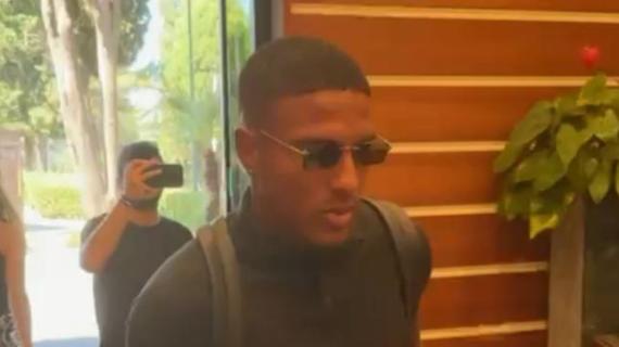 Napoli, Folorunsho è a un passo dal Cagliari: iniziate le visite mediche a Villa Stuart
