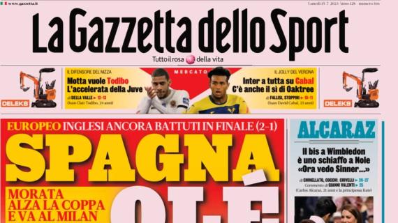 La Gazzetta dello Sport in apertura: "Spagna olè. Morata alza la Coppa e va al Milan"