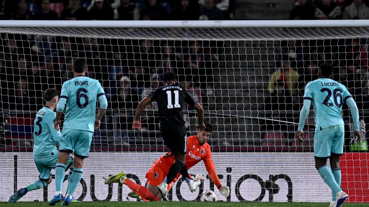 Watkins raggiunge 100 gol con l'Aston Villa e 'chiama' Tuchel dopo il Bologna: "Ci spero"