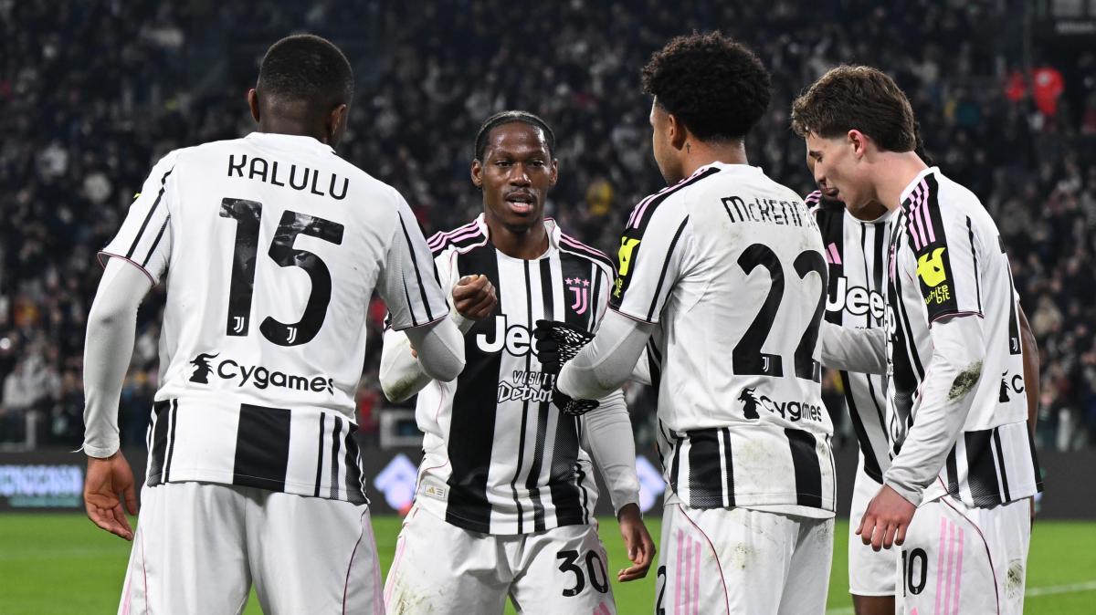 Mago Spalletti fa sparire Conte, travolto il Napoli. La Stampa: "Canta Juve"