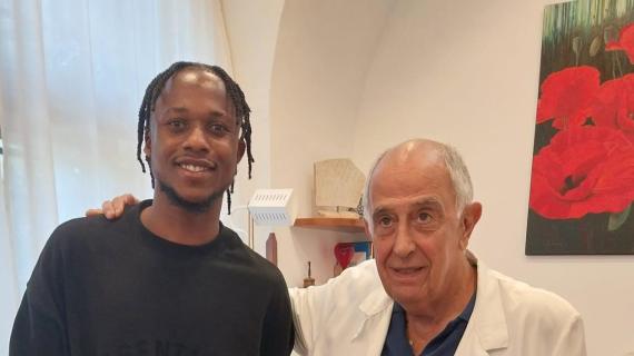 Kouame vede la luce in fondo al tunnel: oggi controlli a Villa Stuart 60 giorni dopo l'intervento