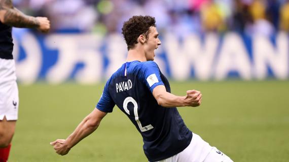 L'Inter alza l'offerta e si avvicina a Pavard. Il Corsport: "Si può chiudere oggi"