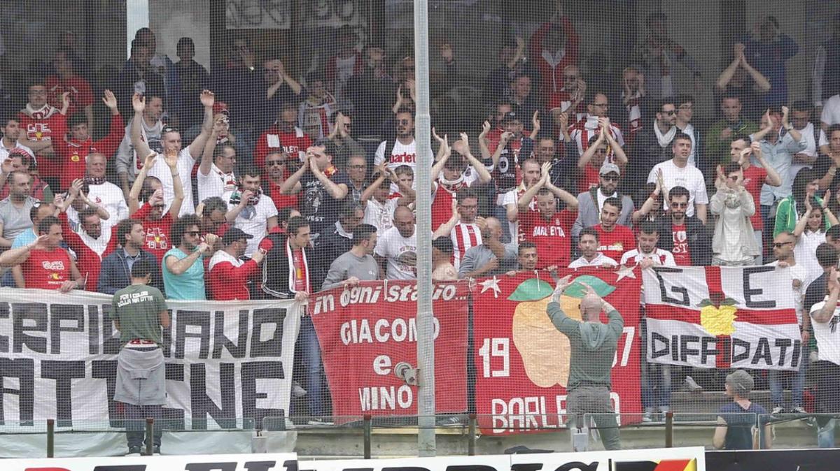 Barletta, gli ultras contro il sindaco: "Parole senza senso e dignità. Non ci rispecchiano"