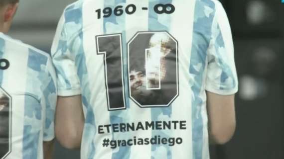 Argentina, l'albiceleste in Giappone onora Maradona con una maglietta dedicata