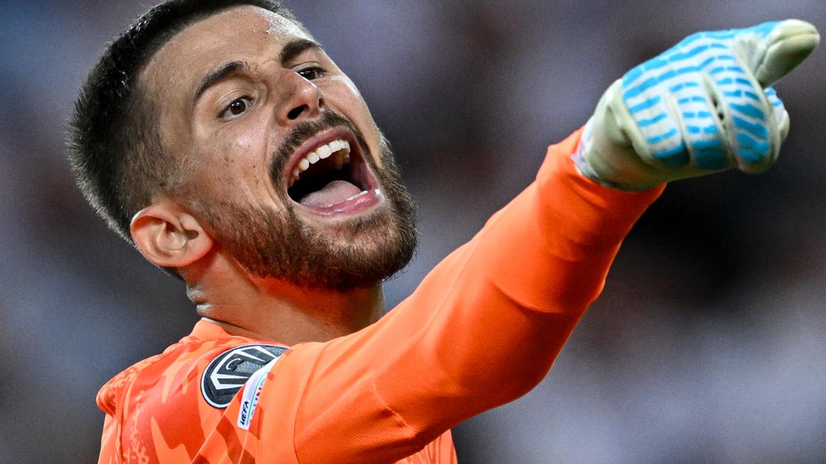 L'Aston Villa non molla, le alternative della Juventus a Dibu Martinez: Vicario primo nome