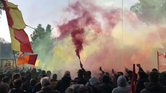 TMW - Roma, mille tifosi caricano la squadra: cori contro la Lazio