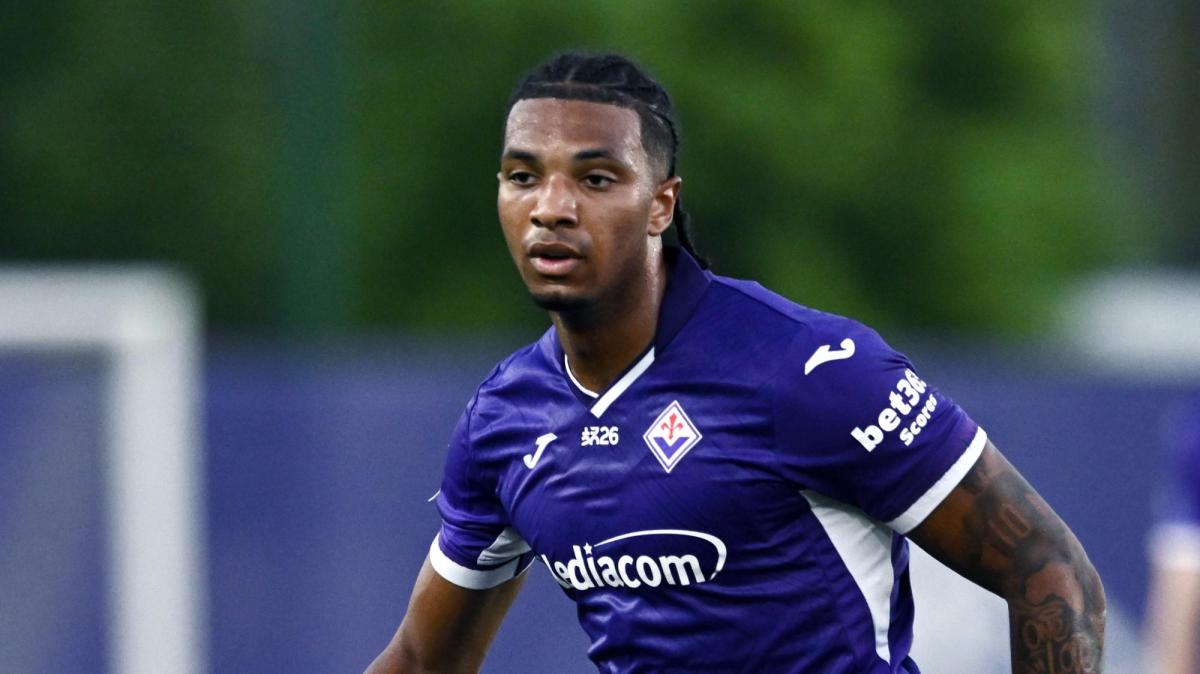 Fiorentina, Ndour: "Un orgoglio rappresentare questa maglia. Gol? Prima la squadra"