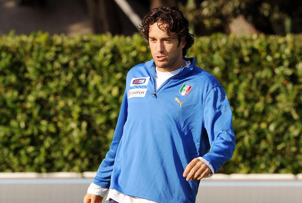 4 settembre 2004, Lippi all'esordio come ct della Nazionale. Contro la Norvegia decide Toni