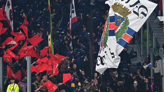 TMW - I tifosi del PSG espongono striscioni a sostegno della causa palestinese