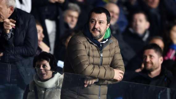 Salvini attacca Valeri: "Perché non è sceso in campo con la maglia della Juve, già che c'era?"