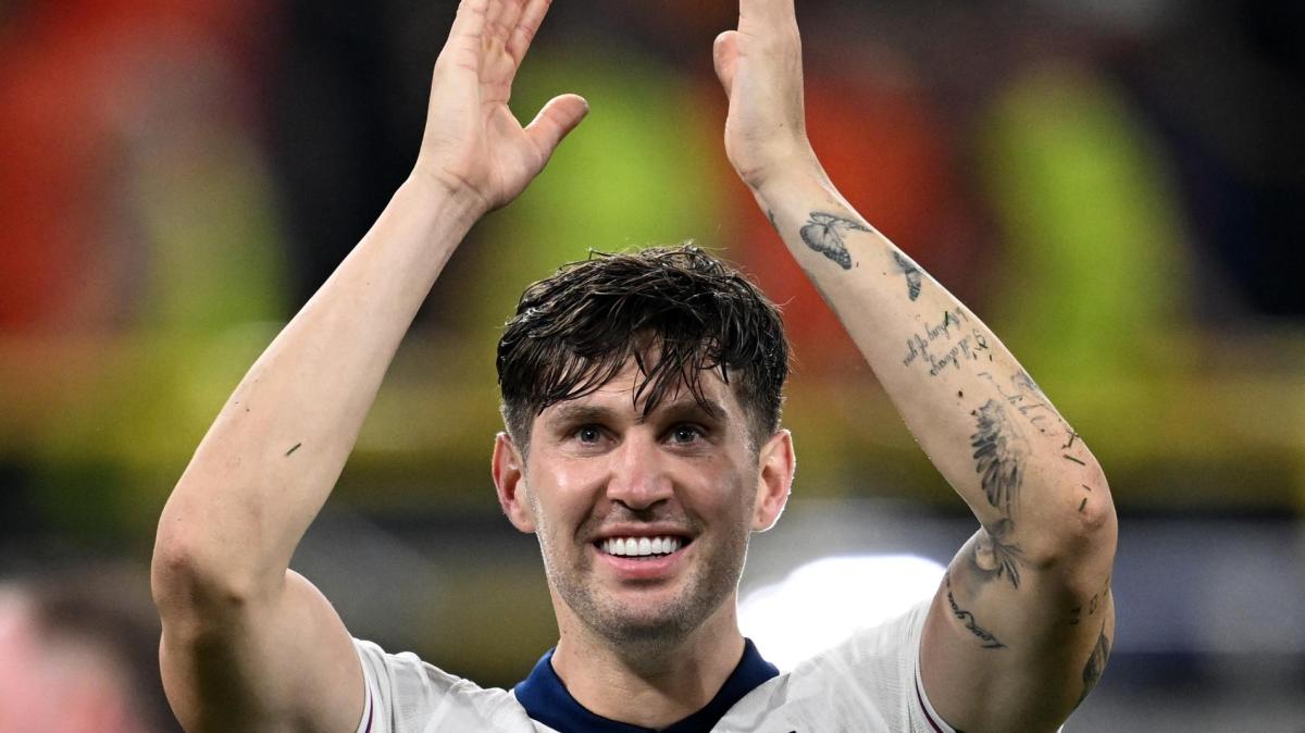 Inter, guai in vista: Stones nella lista di obiettivi del Chelsea come colpaccio a zero