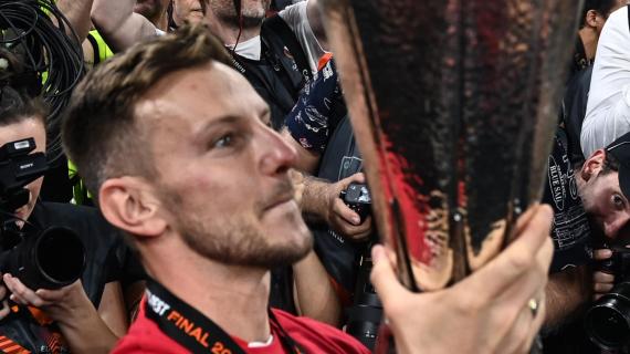 Rakitic si ritira dal calcio, sarà dirigente: l'anticipazione del tecnico dell'Hajduk