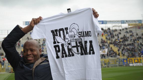 Parma, i Boys hanno un capo ultrà d'eccezione: Tino Asprilla dirige i cori della Curva Nord