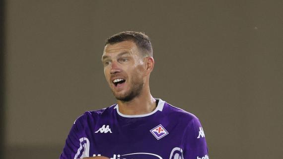 Fiorentina, Dzeko: "Non sono tornato per fare il vecchietto. Il ritiro è ancora lontano"