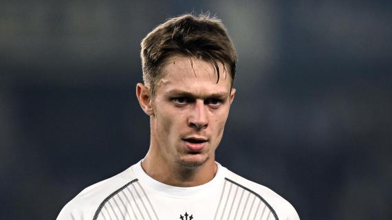 Nicolussi Caviglia su punizione fa esplodere il Penzo: 2-2. E l'Udinese rimane in 10