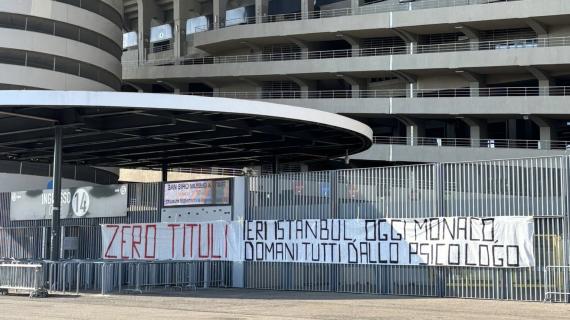Milan, la Curva Sud deride l'Inter: "Ieri Istanbul, oggi Monaco, domani tutti dallo psicologo"