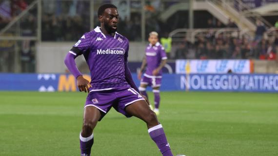 Fiorentina, Ikone taglia quota 100: il francese premiato sul terreno di gioco del Franchi