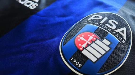 Pisa, presentata la prima maglia: strisce nerazzurre più larghe rispetto al passato