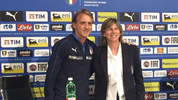 Il ct Mancini all'Italia femminile: "Siamo tutti con voi"