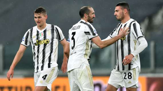 De Ligt saluta Chiellini: "Un onore giocare e crescere al tuo fianco. Grazie King Kong"