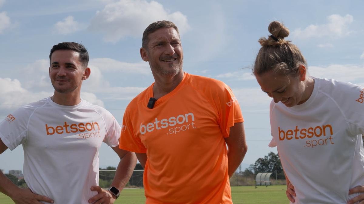 Gli auguri di Totti al ct Gattuso: "Spero ci riporti ai Mondiali". E incorona Nico Paz
