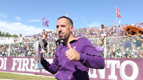 Fiorentina, bagno di folla per Ribery: foto e autografi a Firenze