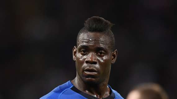 Balotelli: "Napoli in crisi? Sono qua. Fallo clamoroso di Bastoni, io espulso per molto meno"