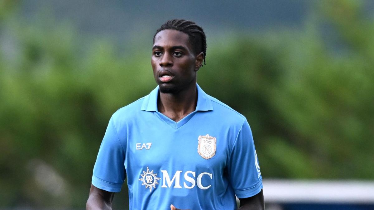 Napoli, è fatta per la cessione di Obaretin: il difensore va al Lorient. I dettagli