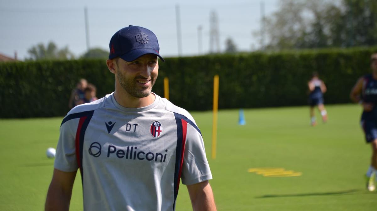 Bologna, Tedesco stecca la prima: 0-4 contro l'Arminia Bielefeld. Rosso per Rowe al 40'