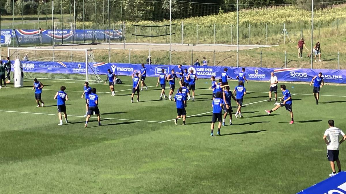 Sampdoria, prove di tridente per Corradi: e i bimbi di Temù impazziscono per Insigne
