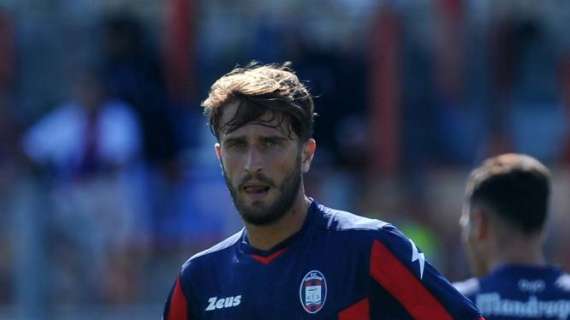 Crotone, Barberis: "Contento per gol e vittoria, io sto bene qui"