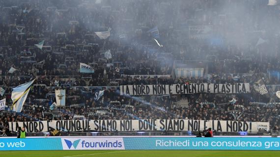 Lazio, la Curva Nord in... Tribuna Tevere. Ecco lo striscione esposto all'Olimpico