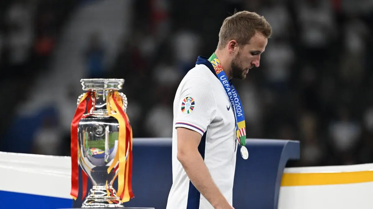 Imposta, segna, si sacrifica: nessun attaccante oggi è più completo di Harry Kane