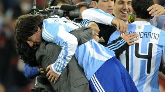 Messi nel tempio di Maradona: "Non vedo l'ora di giocare al San Paolo"