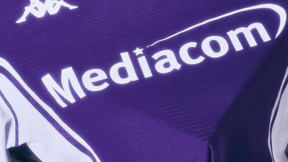 Fiorentina, ecco la nuova maglia che esordirà col Bologna: il richiamo al 1999-2000