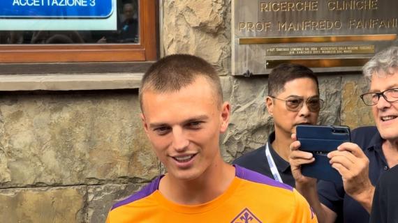 Gudmundsson è arrivato a Firenze per le visite. Poi la firma con la Fiorentina: le immagini