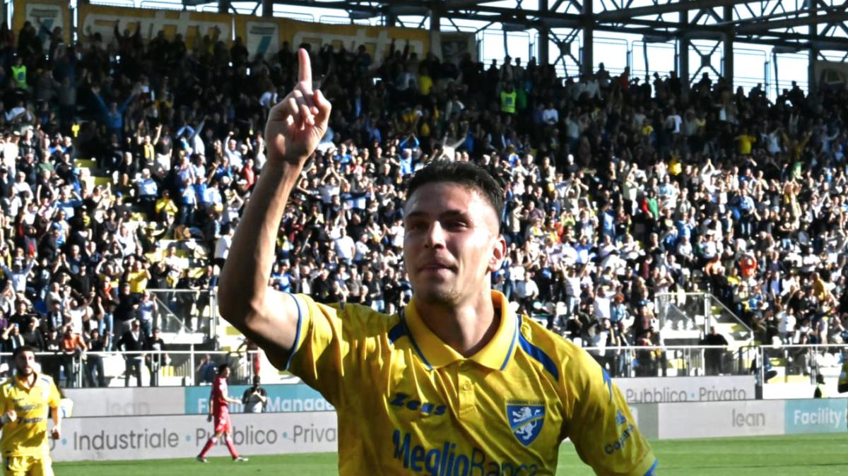 Frosinone, Raimondo: "Vogliamo fare la storia, non solo salvarci. Mi ispiro a Lautaro e Thuram"