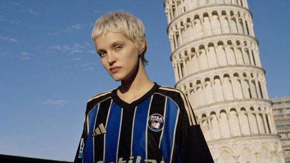 Pisa, presentata la prima maglia per la Serie A: avrà inserti dorati