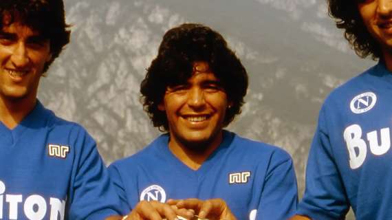 Addio Maradona, l'omaggio di Fabio Cannavaro: il Diez fa il pasillo tra i supereroi