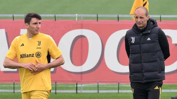 Verso la finale di Coppa Italia, tifosi accolgono la Juventus a Fiumicino